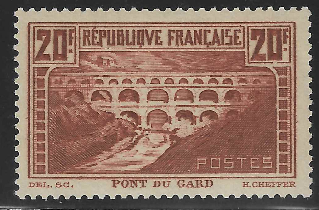 N°YT 262a - Pont du Gard - chaudron foncé - neuf** - SUP - signé et avec certificat Calves