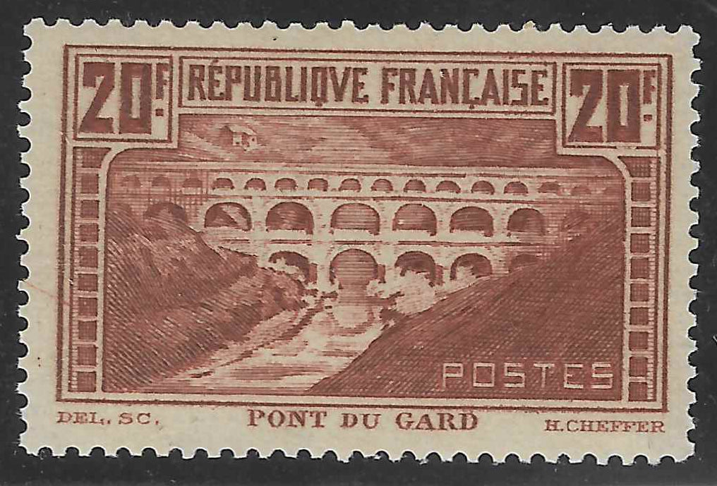 N°YT 262a - Pont du Gard - chaudron foncé - neuf** - SUP - signé et avec certificat Calves