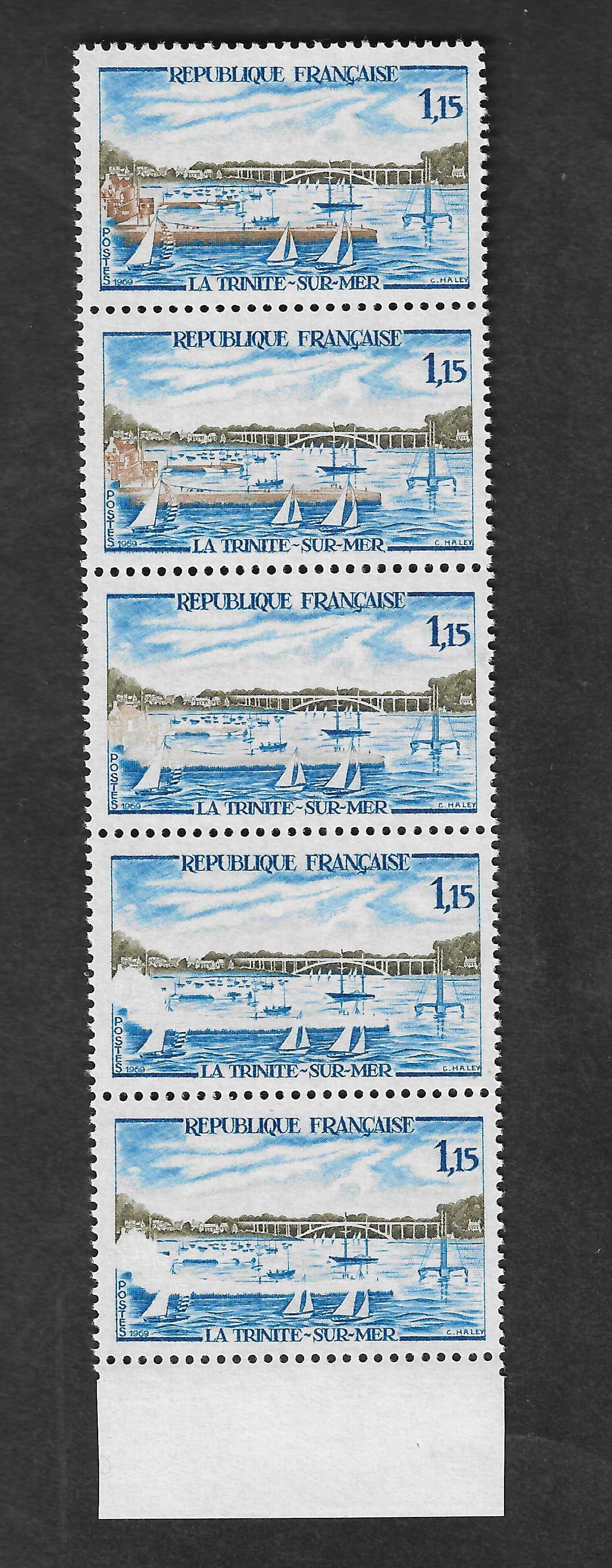 N°Yvert 1585b - môle central blanc - 2 exemplaires tenant à exemplaires avec impression partielle - neufs** - SUP - signés Calves