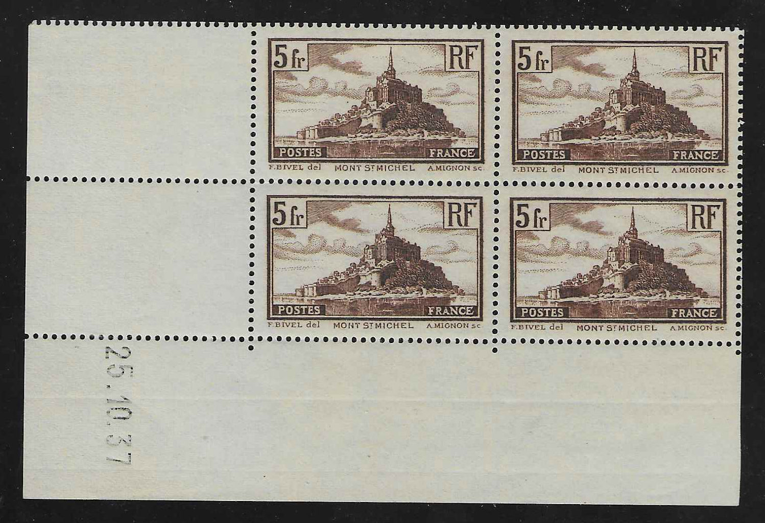 N°YT 260 - Mont Saint-Michel - type II - bloc de 4 exemplaires coin daté de 1937 - neuf** - SUP - signé Calves