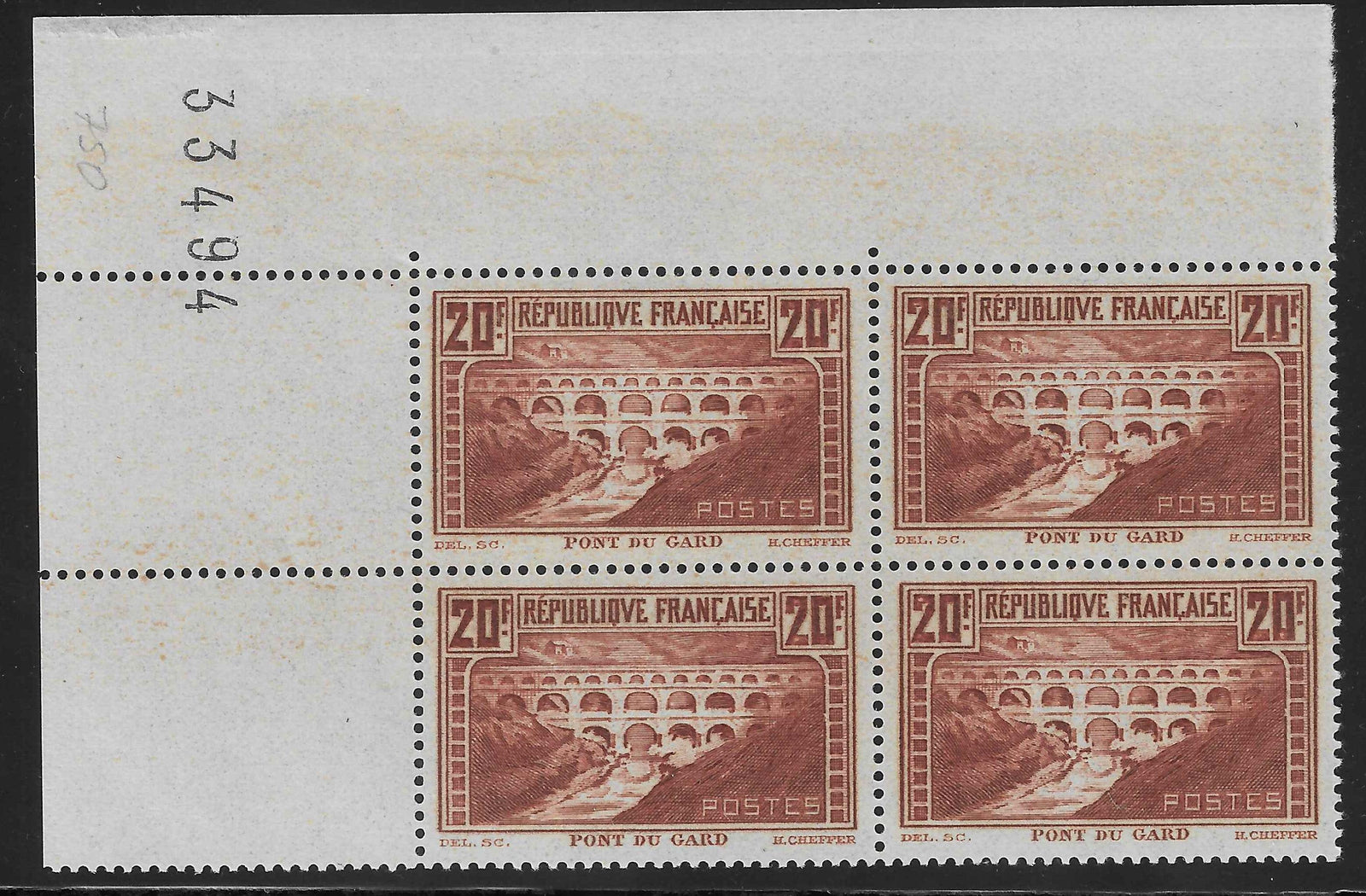 N°YT 262g - Pont du Gard - types IIA et IIB se tenant horizontalement - dans un bloc de 4 exemplaires - neufs** - SUP - signé et avec certificat papier Calves